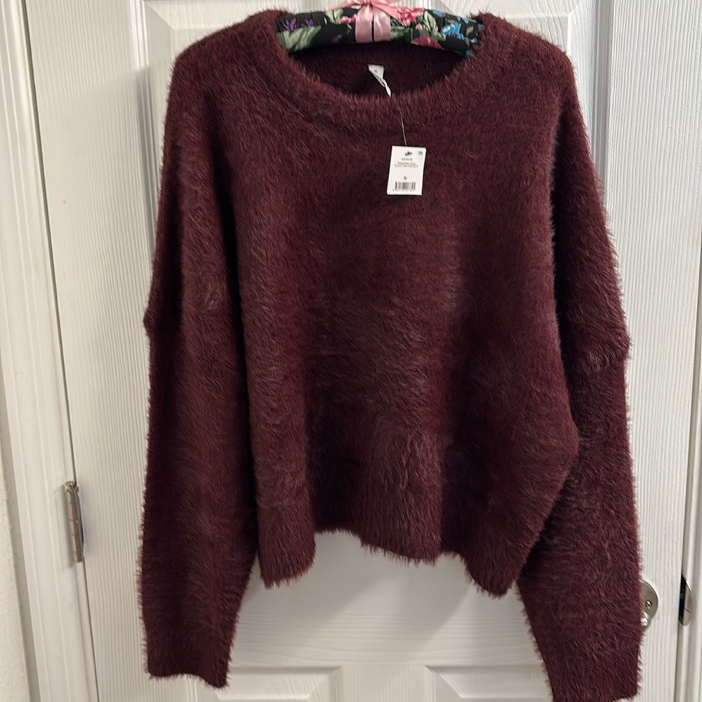 NWT Women's Cotton: On Body Burgundy/Wine Sweater and Shorts Set - Size Medium